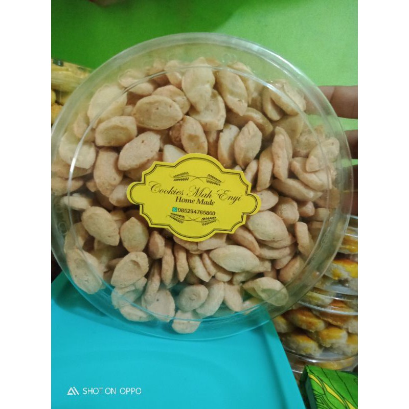 

Kue Biji Ketapang