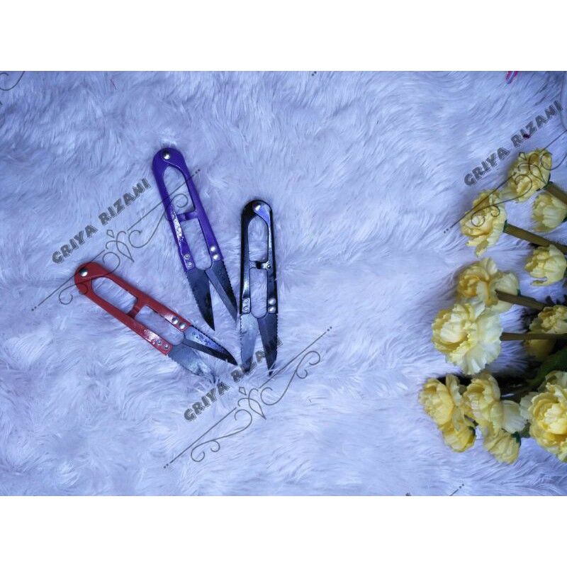 gunting cekris besar bergerigi