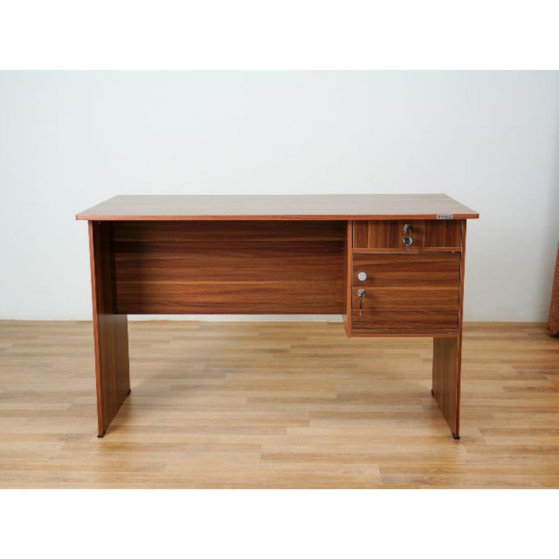 MEJA TULIS MEJA SEKOLAH MEJA BELAJAR MEJA KURSUS MEJA BIMBEL MEJA SEKERTARIS MEJA ADMIN MT 227. LMK 1260 LMK 1475 LMK 1675 MT 129 MT 130 MT 567 MT 568 MT 569 MT 562 MT 564 MT 565 OST 1060 OST 1061 OST 1062 MT 3001 MT 3002 MKS 126 MTM 3001-5