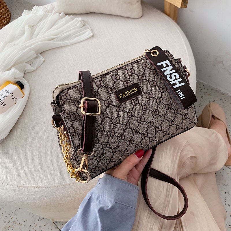 201141 Tas Selempang Wanita Import Slingbag Cewek Impor (1 KG MUAT 2) CR7535 JTF8074A BQ3008 EL5086 170102 LT1660 LT1747 EL574