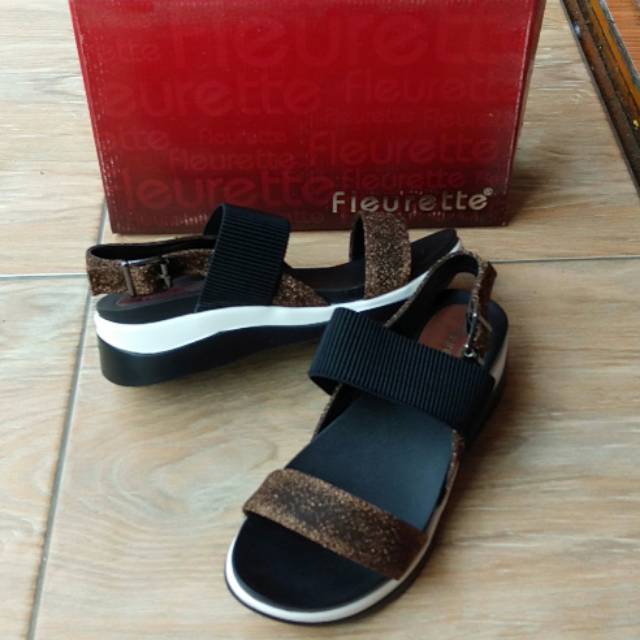 Sepatu sandal fleurette