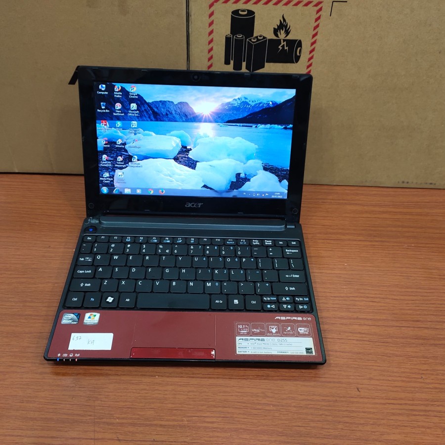 Notebook acer aspire one Ram 2GB HDD 320GB second warna random