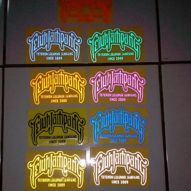 

Stiker teluhjampang