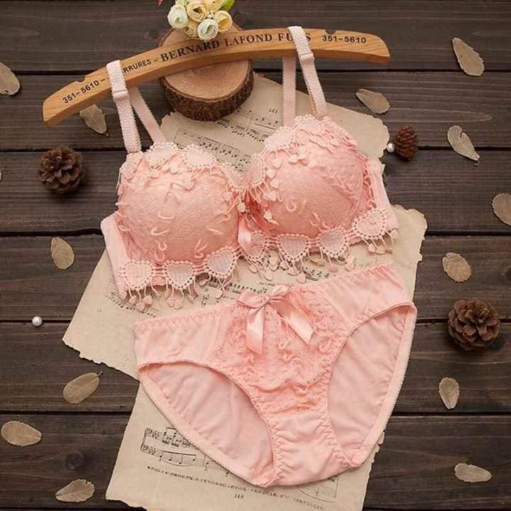 Set Bra dan Celana Dalam Wanita Floral Lace Underwear Set