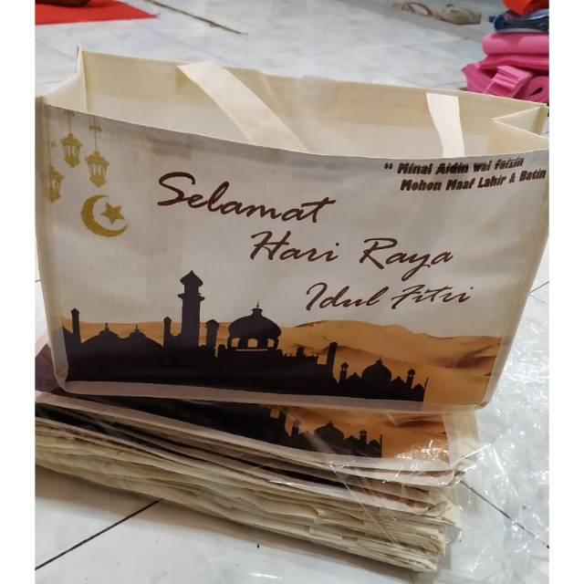 

Goodie bag lebaran ukuran 30x20x10