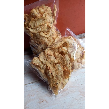 

keripik pangsit / keripik malaysia 500gr