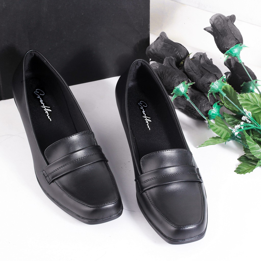 Sepatu Pantofel Wanita Kerja Tinggi 5cm Hak Tahu Hitam Sepatu Formal Nyaman Buat Kantor Dinas PNS