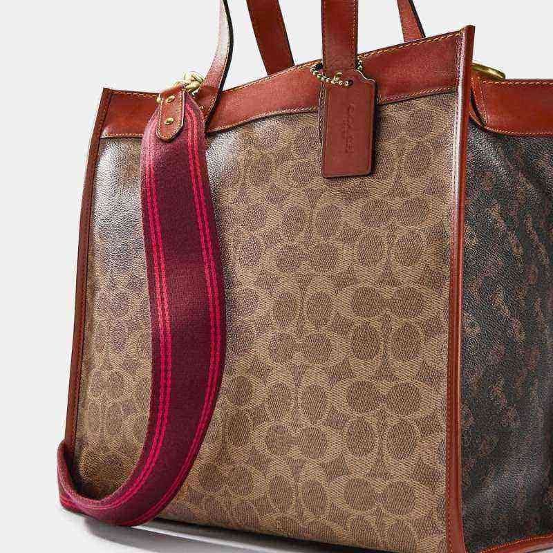 Coach Field Tote in Signature Canvas With Horse and Carriage Print