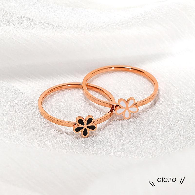 Korea Cincin Titanium Daisy Kecil Bunga Hitam Putih Cincin Bunga Fashion Kepribadian - ol