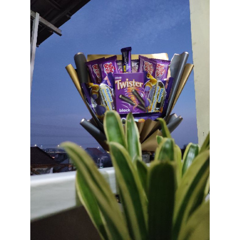 

Buket snack/snack bouquet/bouquet purpel/snack buket/snack buket serba ungu