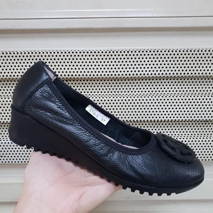 Sepatu Wanita Clarks W318 Wedges 5 Cm / Sepatu Kerja Wanita - Hitam, 36 Keren