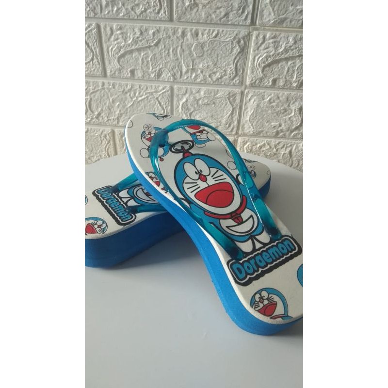 "New Arrival" Sandal jepit Wedges wanita Doraemon Lucu 4,5Cm