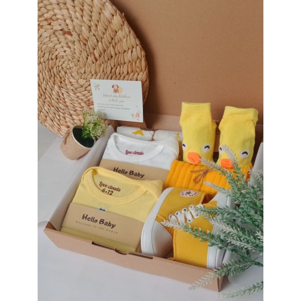 Baby Hampers 3/ Kado Lahiran/ Kado Bayi-H3-Kuning Putih