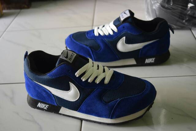 Sepatu nike md runner / Sepatu nike termurah / Nike waffle trainer