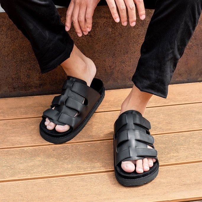 Chamber Black | Sendal Casual Hitam Original Kasual Chunky Pria Cowok Sandal | FORIND x Giant Flames