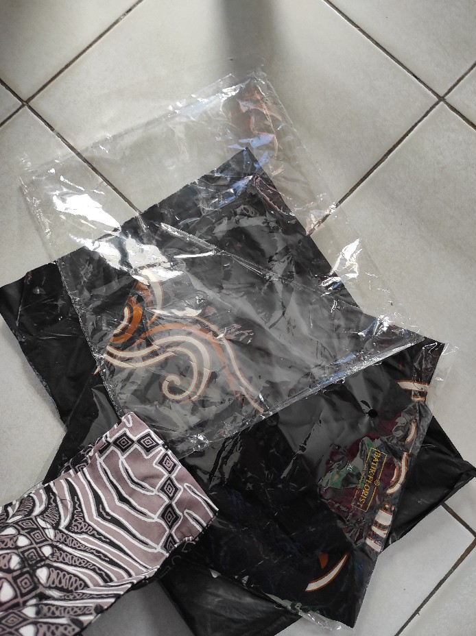 Batik Solo Aroma Kopi Pendek Kemeja Pria Katun Halus Sragenan Full Furing
