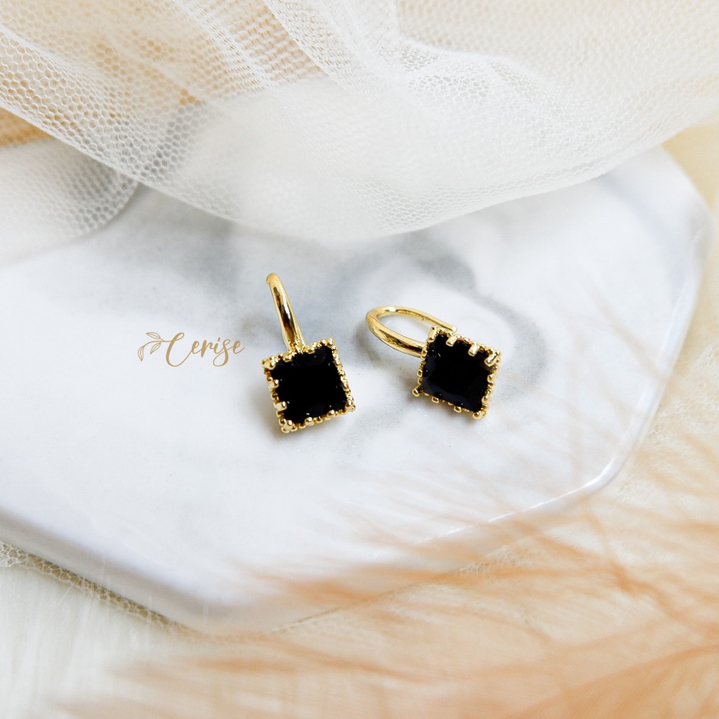 Giovanni Earrings | Anting tusuk emas permata hitam putih korea cantik aksesoris wanita trendy stylish