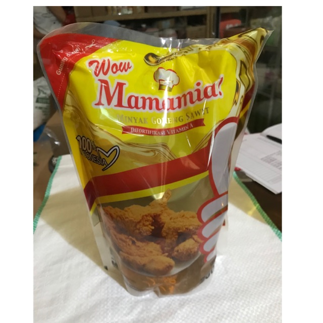 Minyak goreng kemasan mamamia 2 liter