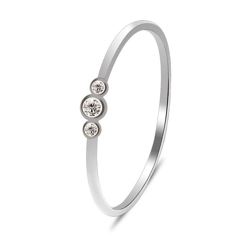 Cincin Bahan Tembaga Hias Tiga Berlian zircon Simpel Untuk Wanita