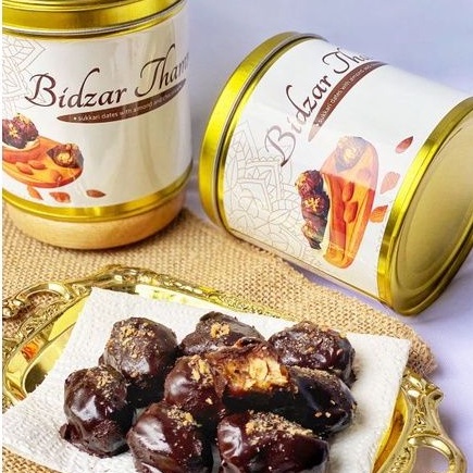 

Bidzar Thamra - Tamra Kurma Sukkari lapis Coklat Almond Original 500gr
