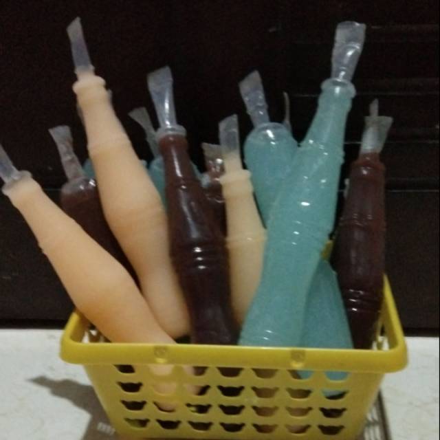 

Plastik es bentuk Botol