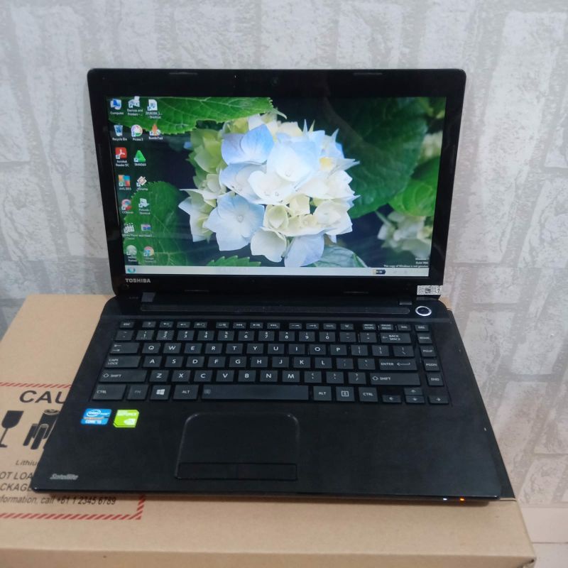 Laptop Toshiba SATELITE  L40 Intel Core i5-4200U Doble Vga Nvdia Geforce 740M Ram 4GB HDD 500GB Layar 14 inch