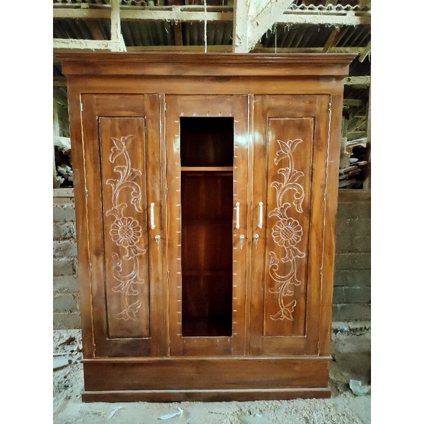 Lemari kayu jati 3 pintu