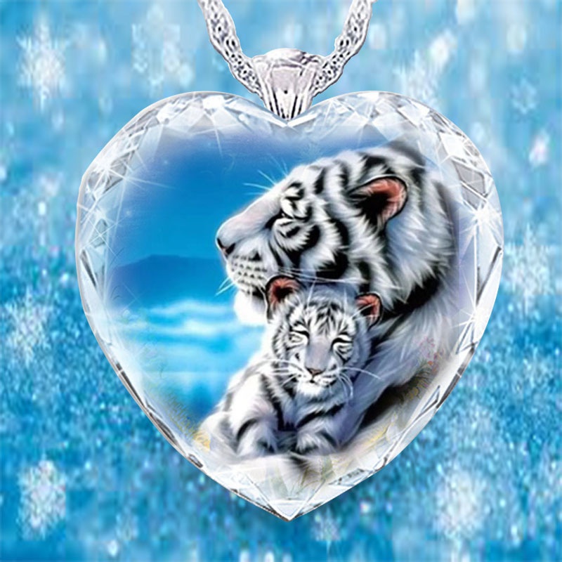 Kalung Bentuk Hati Motif Harimau Putih Bahan Alloy Untuk Wanita