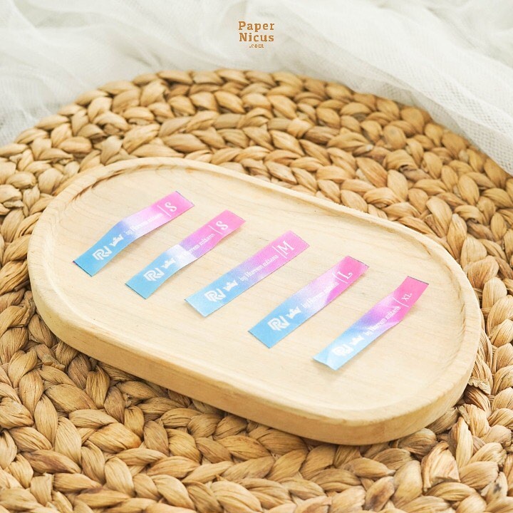 

LABEL BAJU HIJAB SATIN PRINTING 1,3CM & 2CM FULL COLOUR FREE CUTTING