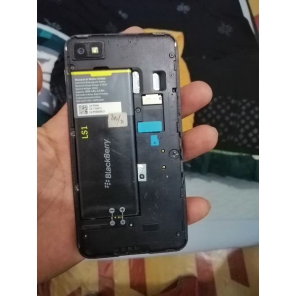 mesin blackberry z10 normal+ part yg terlihat di foto..