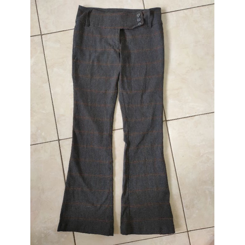 PRELOVED celana simplicity