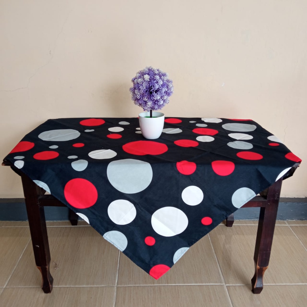 Taplak Meja Ruang Tamu Minimalis  Bentuk Kotak Persegi Ukuran 100x100cm Bahan Kain Katun Aneka Motif Dan Warna