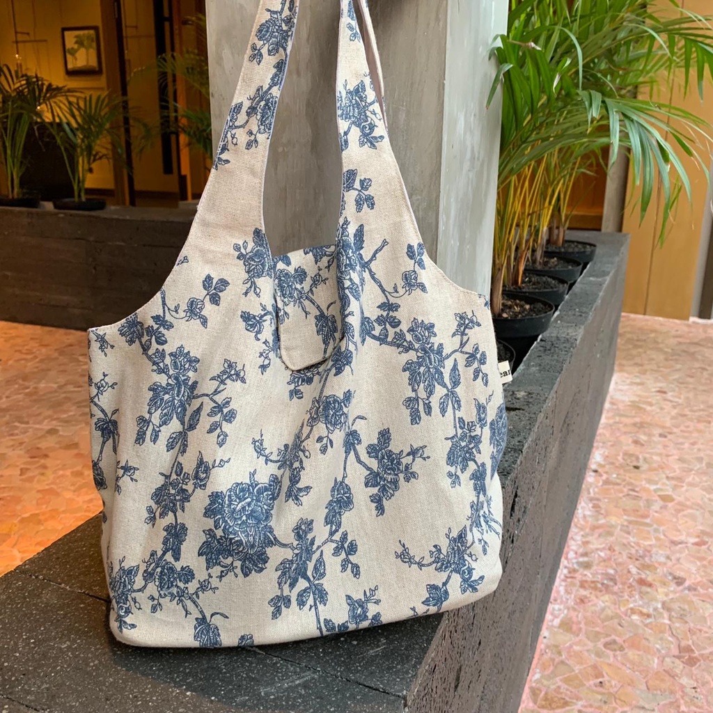 flowery tote bag