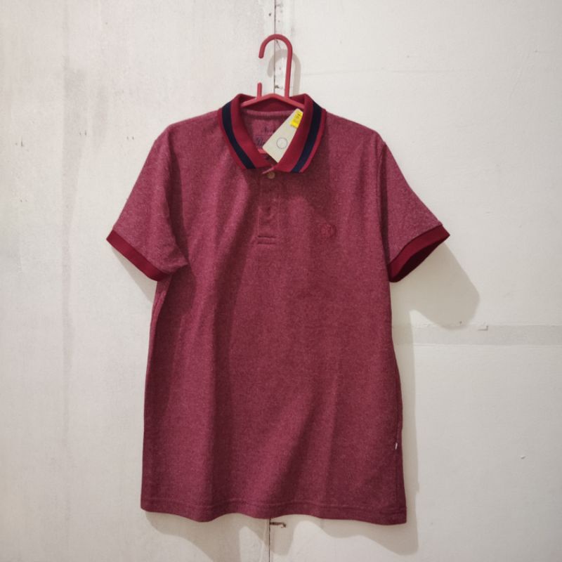 Baju Kaos Kerah Nevada Pria Warna Merah Maron