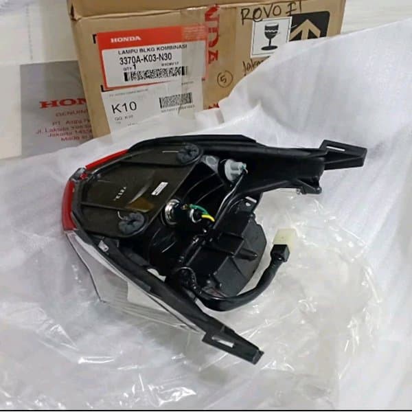 lampu stop revo fi injeksi K03 original 3370A-K03-N30