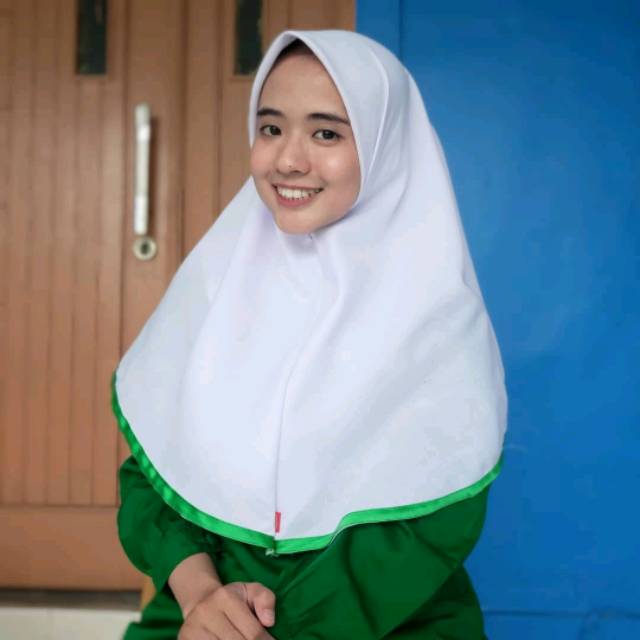 Kerudung perawat Bidan  hijab segiempat instan bidan perawat Jilbab Sekolah katun polino Dan bahan Wolfis premium Safa Hijab