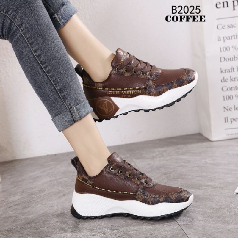 LOUIS_Vuitton_Sneakers#B2025