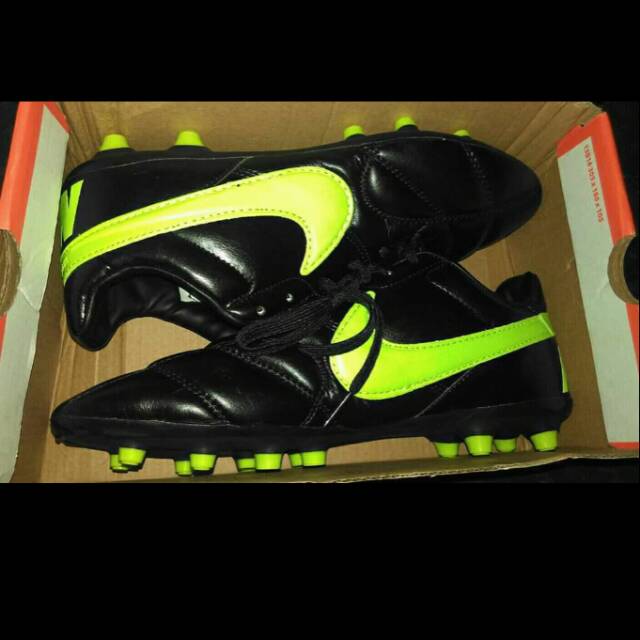 Nike Premier ll Black / lime Size 40 Second Grade Ori