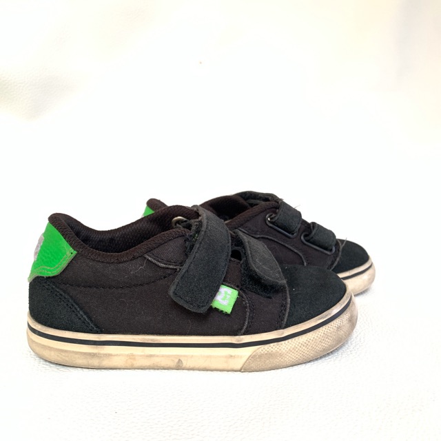 DC Shoes sepatu anak preloved