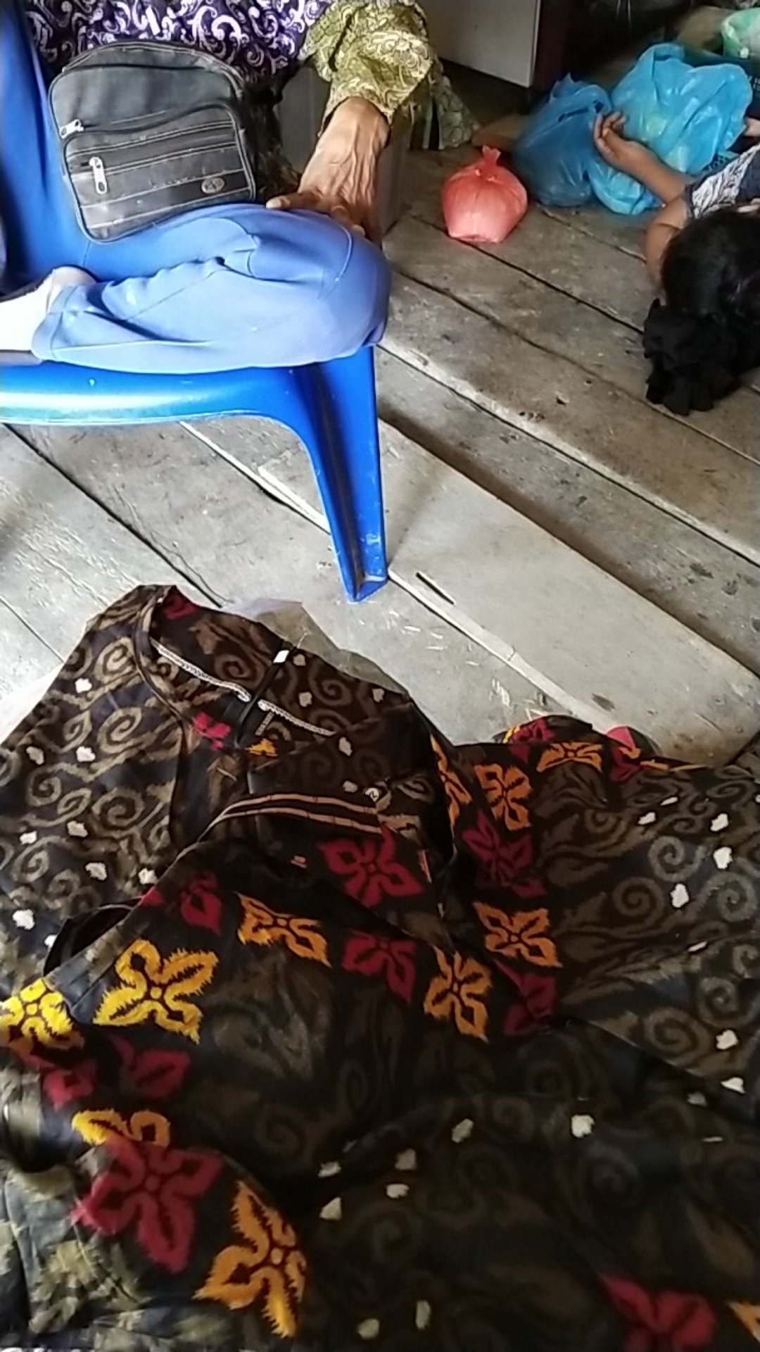 Baju Batik Capel Pasangan Kemeja Tunik Wanita Keluarga Pria Cople Copel Kapelan Seragam Kerja Kantor