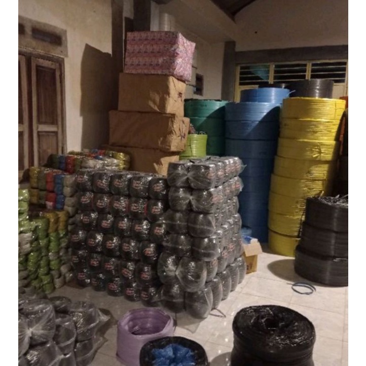 

RAFIA HITAM SUPER ULET / TALI PLASTIK