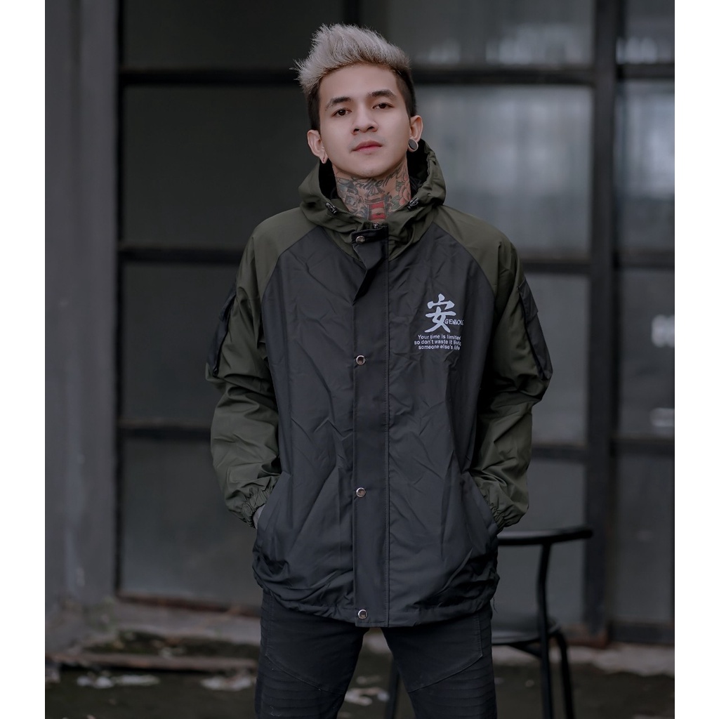 JAKET PRIA - JAKET PARASUT CASUAL SALVIO HEXIA - JAKET PARASUT PRIA - JAKET PRIA PARASUT - JAKET WP-Casual Hitam Hijau