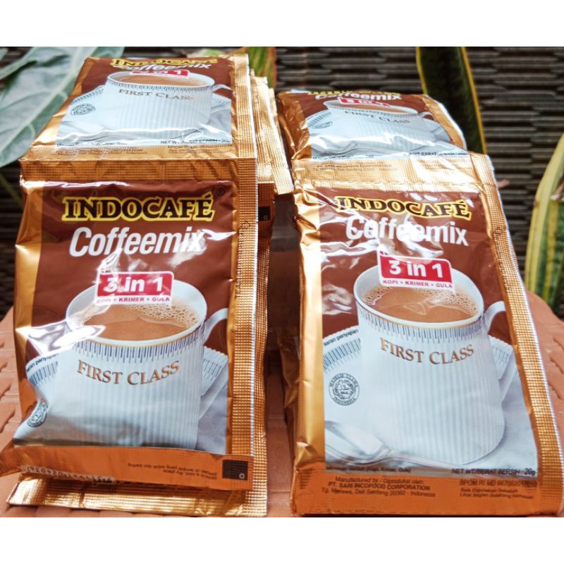 

Indocafe Coffeemix 3 in 1 Renceng isi 10 sachet