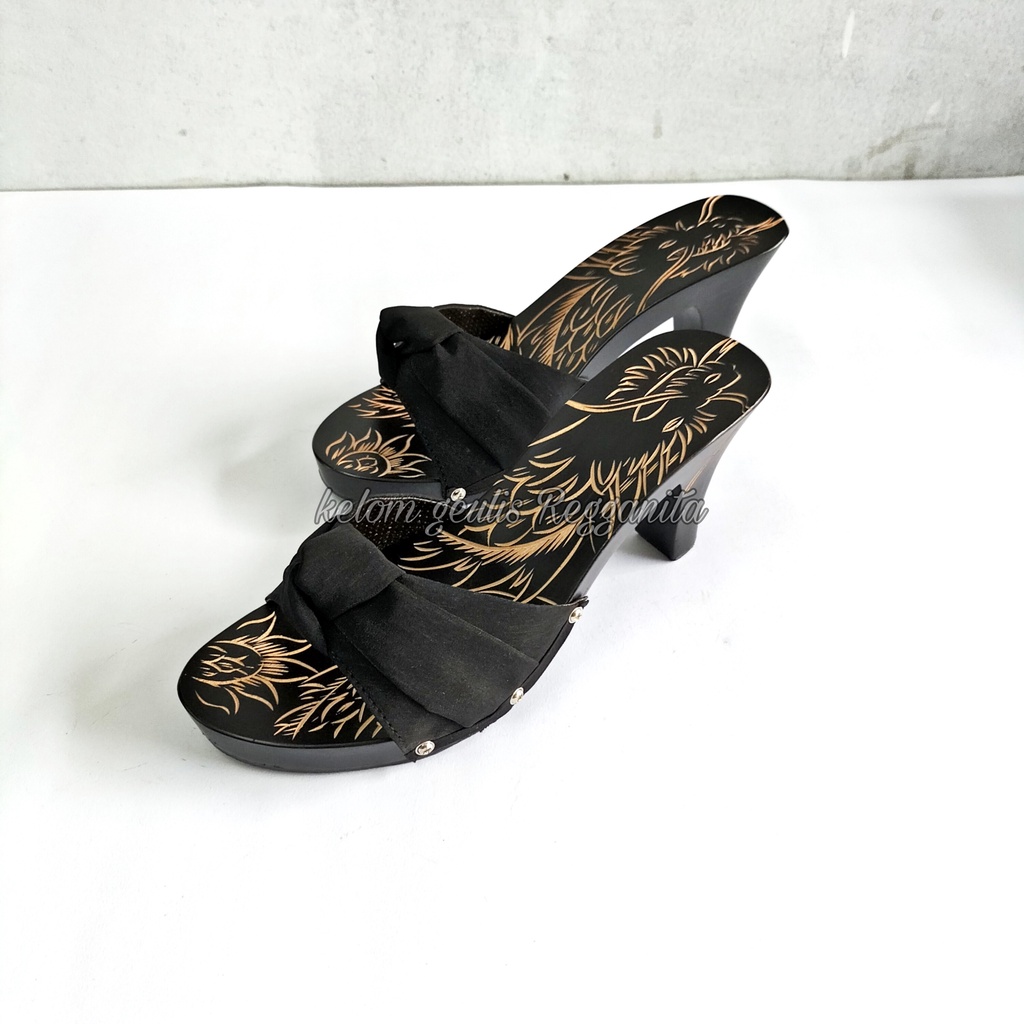Sandal heels kayu wanita/Kelom geulis heels ukir