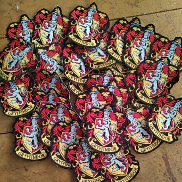 Logo Bordir Komputer Ukuran Kecil 9 - 10 Cm Costum Suka Suka Free Desain [ Minimal Order 50 Pcs ].