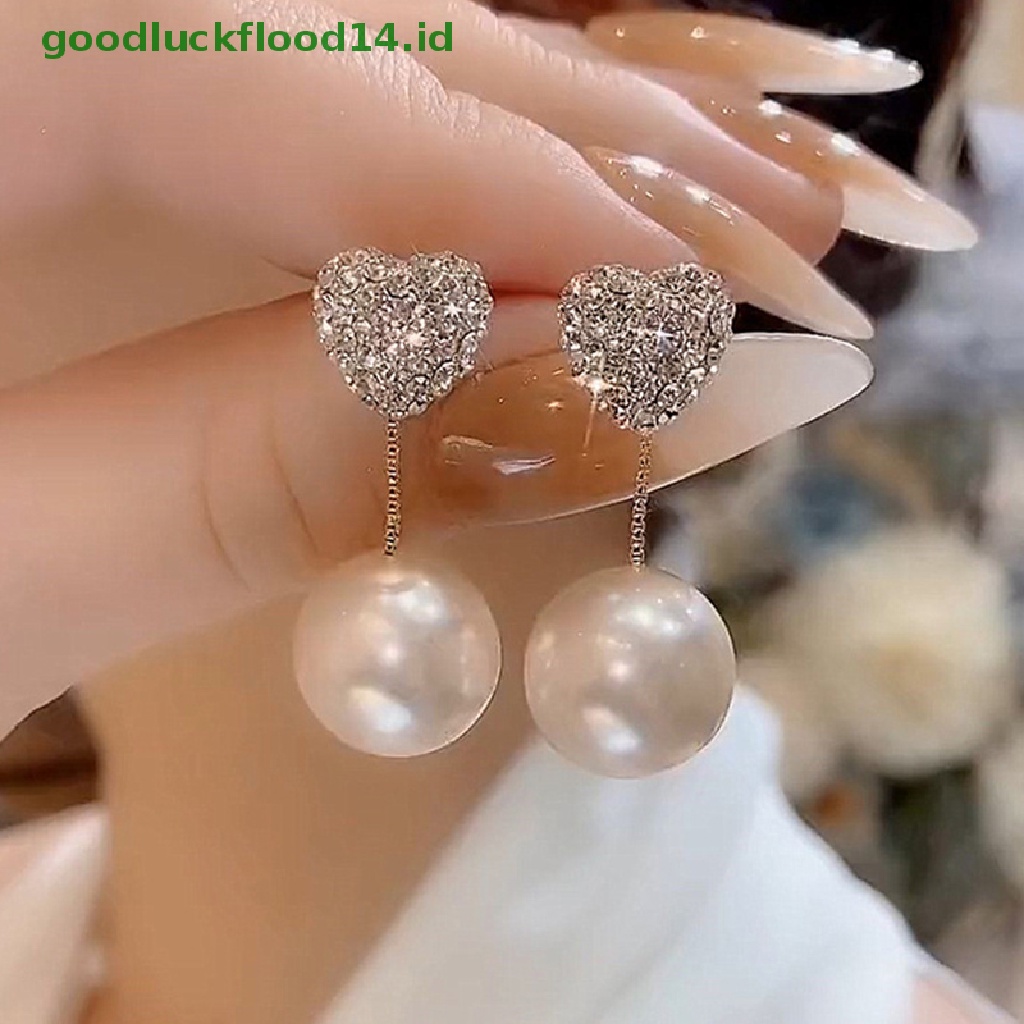 1 Pasang Anting Mutiara Bentuk Hati Warna Silver Untuk Wanita