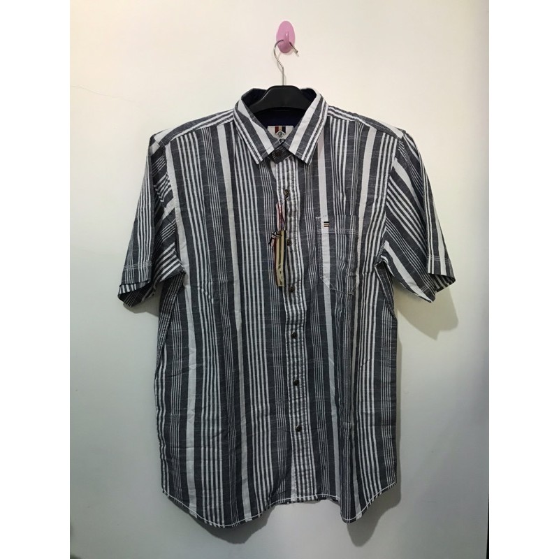 Emba Kemeja Pria Pendek Stripe Abu Putih