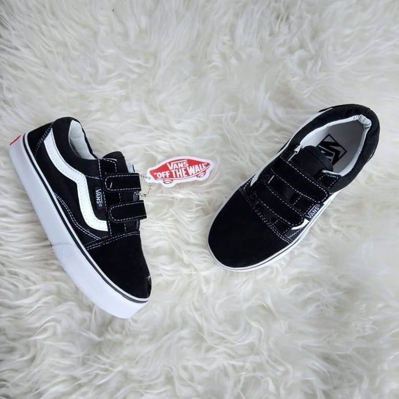 SEPATU VANS IMPOR KIDS VELCRO BLACK WHITE HITAM PUTIH KADO ANAK KECIL TK SD COWOK CEWEK SEKOLAH SD