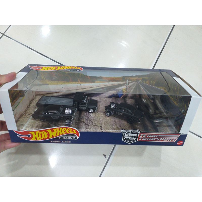 HOT WHEELS PREMIUM TEAM TRANSPORT GASSER BLACK HOLE SET