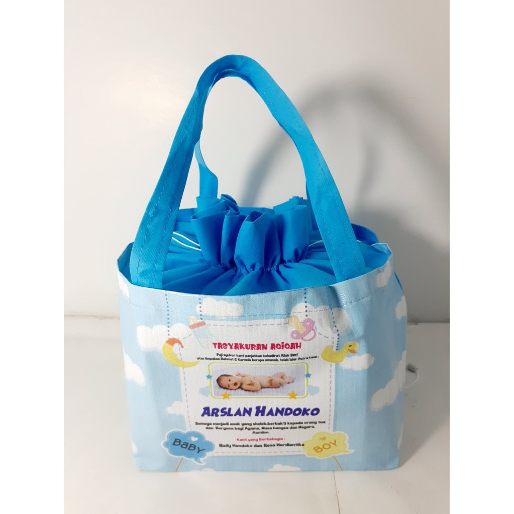 

Tas Aqiqah Serut Muat Nasi Box